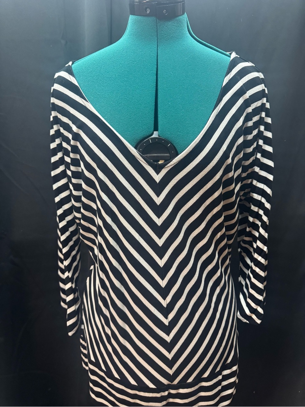 White House Black Market Black and White Chevron V-Neck Long Sleeve Top